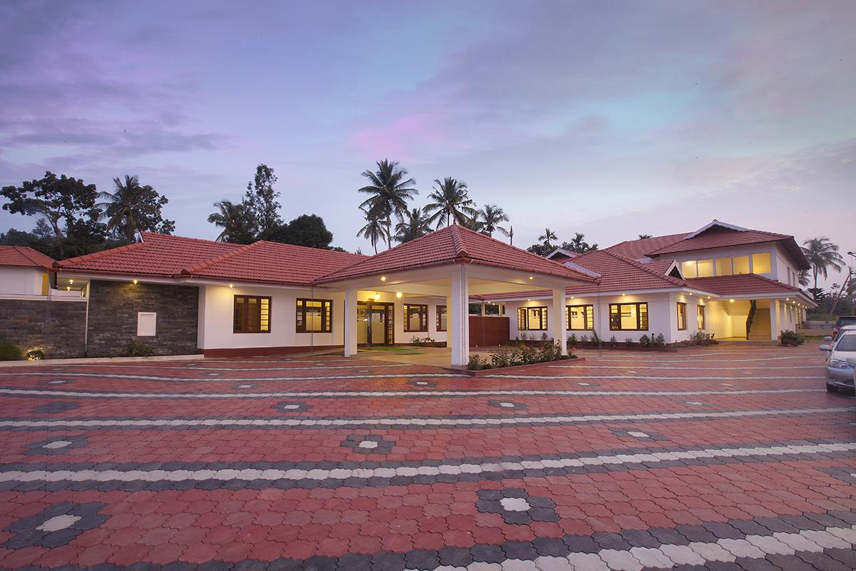 Le Coffee Resort Султан Батери Екстериор снимка